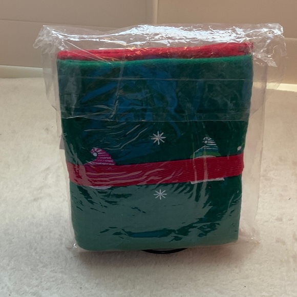 Home Basics Red Chef Set with Cookie Cutter - Picture 3 of 3